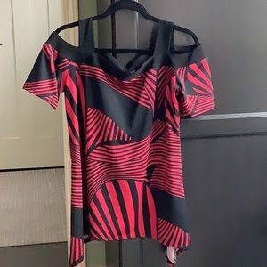 Canadian Made Clietele Cold Shoulder top. size LG